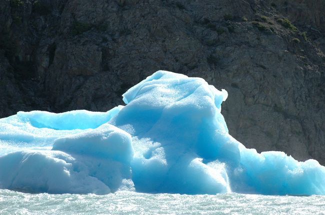 光の反射が眩しい。