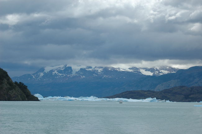 ウプサラ氷河を離れ、次のスペガッツィーニ氷河に向かいます。