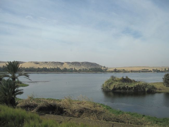 アスワンのナイル川沿いを走ります！