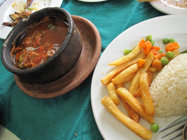 今日は「タジン」。<br /><br />ほとんどビーフシチューと同じでした。<br />だから結構食べやすくて嬉しかったなあ。<br />