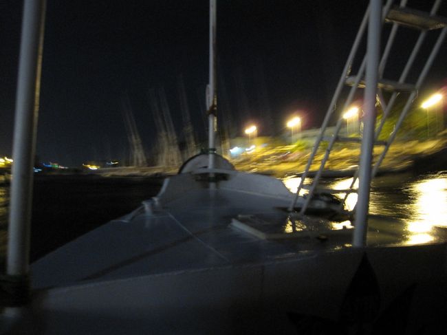 夜は、船に乗って、島の「ヌビアン・レストラン」へ！