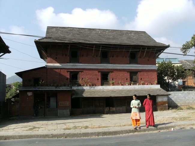 <br />　かなり古い建物が残っています・・