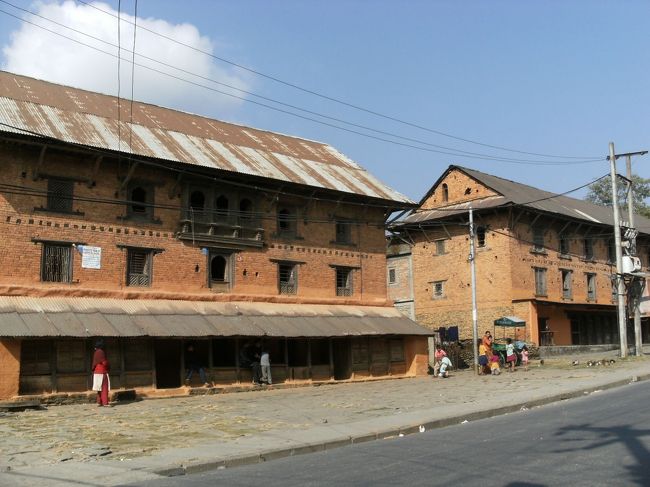 <br />　三階建てが多いようです、