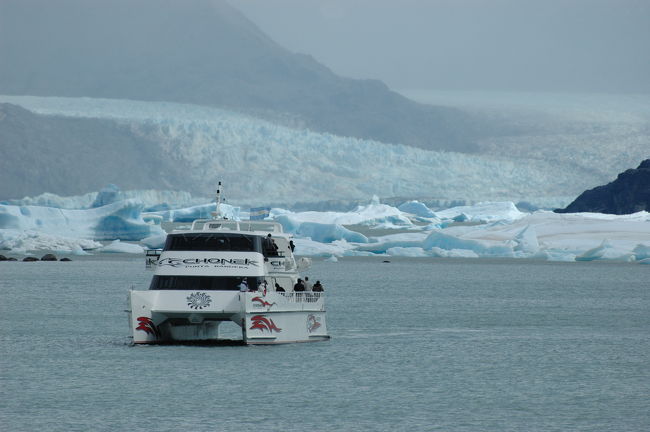 ウプサラ氷河は近年後退が著しく、ここ２０年で６キロも後退したそうです。