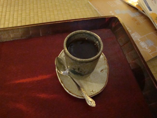 宿泊する白水荘です。。。<br /><br />本当は、台紙に１７時まで、と、書かれているのに、カウンターで「プリン食べれますか？」と、聞いてみた。。。<br />「はい、ありますよ」との事で、頂く事に！<br /><br />白水荘「餡プリン」です