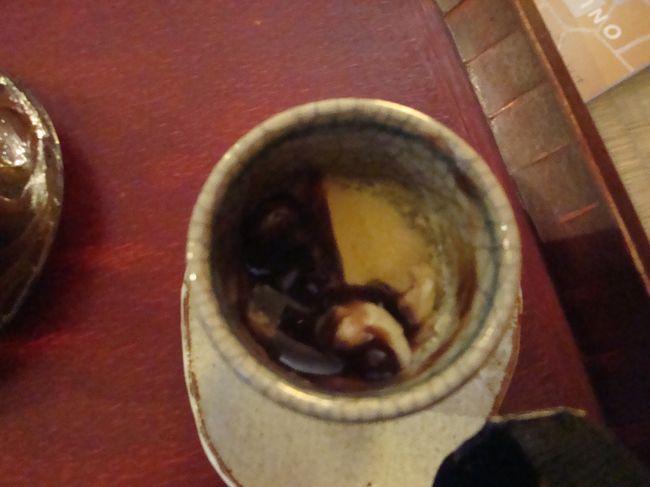 でも、残さずに食べました。。。これ１個でお腹がいっぱいに・・・・<br /><br /><br />部屋に戻る。。が、オバ様達は温泉へと行ってるみたいで、部屋には鍵が。。。。<br />仕方なく、近くの椅子に腰掛けて待つ事に。。。。<br /><br />