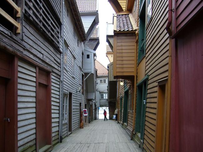 写真だとわかんないけど、歪みは半端ない。