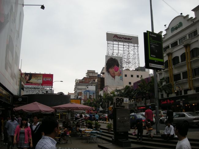 ＜ブキッ・ビンタン＞<br />KLの銀座。