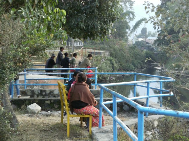 <br />　フェワ湖畔にある公園で・・