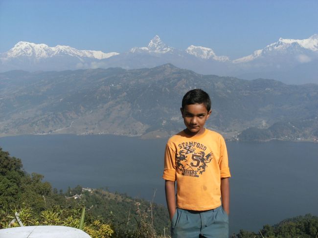 <br />　山頂にある休憩所の子ども・・・