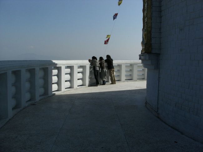 <br />　　バゴダの周囲・・・<br /><br />　　景色が素晴らしい