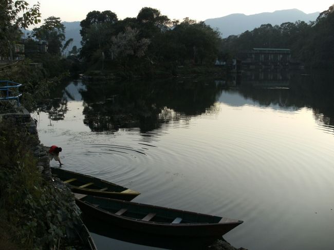 <br /><br />　　ダムサイドで