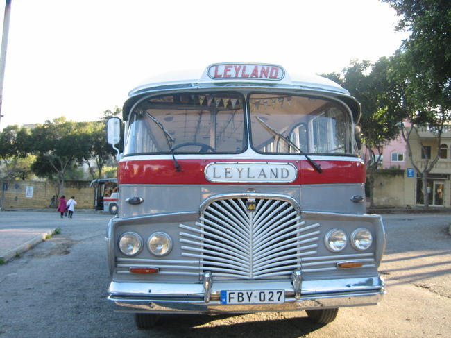 「ゴゾ島のバス」