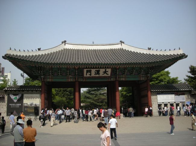 ＜徳寿宮＞<br />トクスグンです。<br />個人的にこの門が好きです。