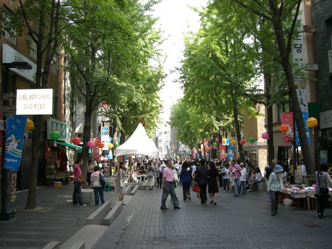 ＜仁寺洞＞<br />インサドンを観光。<br />両親はインサドンが気に入ったようです。<br />私もインサドンが好きです。<br />文化的なものが多く、最近は若手デザイナーによる現代的なものも。