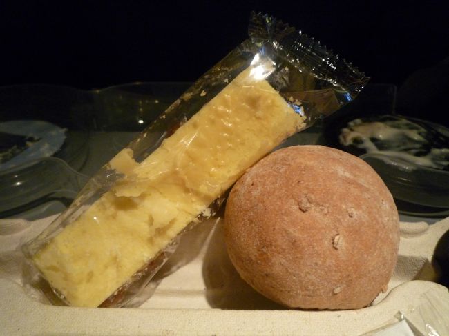 チーズケーキスティック。<br />これも１回目に出てきた美味しいパン。