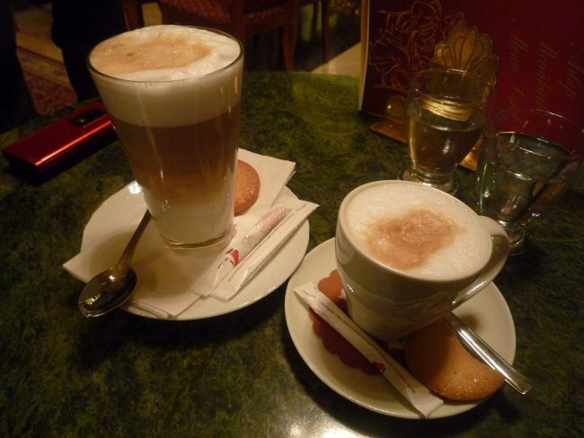 カフェ、シェルボーで休憩。