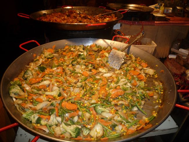 クリスマス市の屋台で。