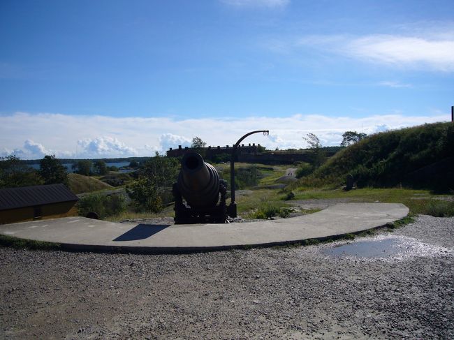 大砲<br /><br />沿岸には大砲が備え付けてあります。