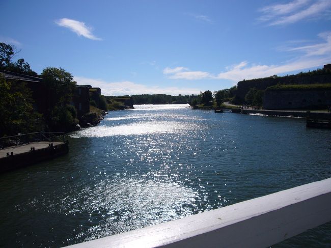 海?<br /><br />私は海から離れた所に住んでいるせいもあって海が見える所が大好きです。