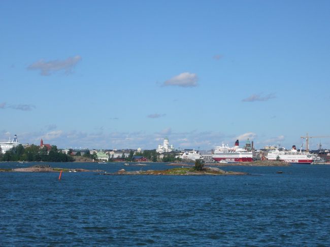 帰りの船中より<br /><br />ヘルシンキの港