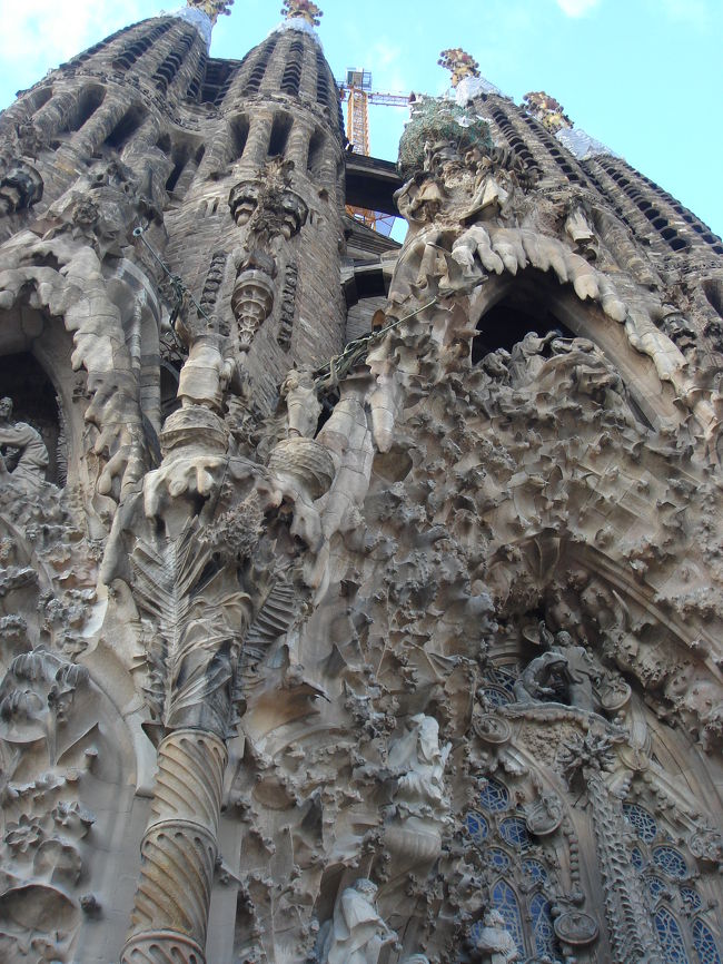 　近くで見るとこんな感じ。クラクラしてきます。<br />　今にもドローって溶けてきそう。