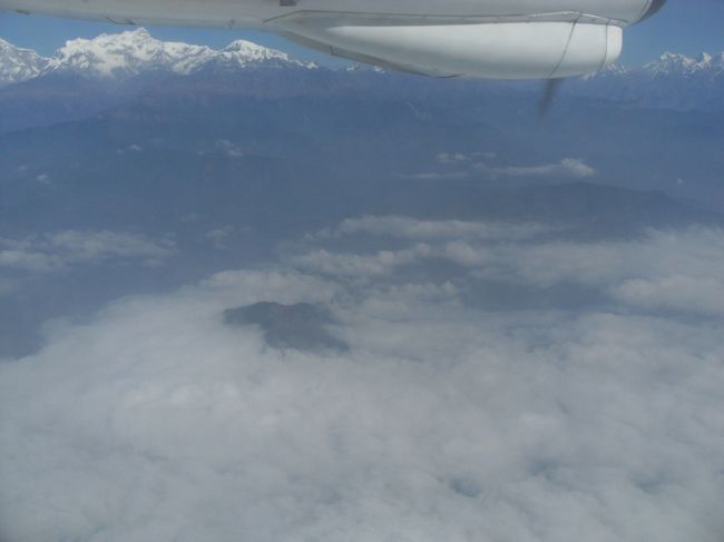 <br />　雲間から山が見える・・ 