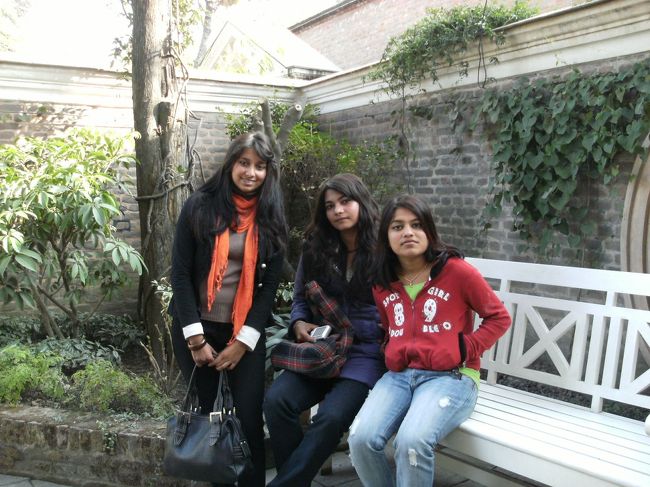 <br />　　三人の女学生に出合った・・<br /><br />　