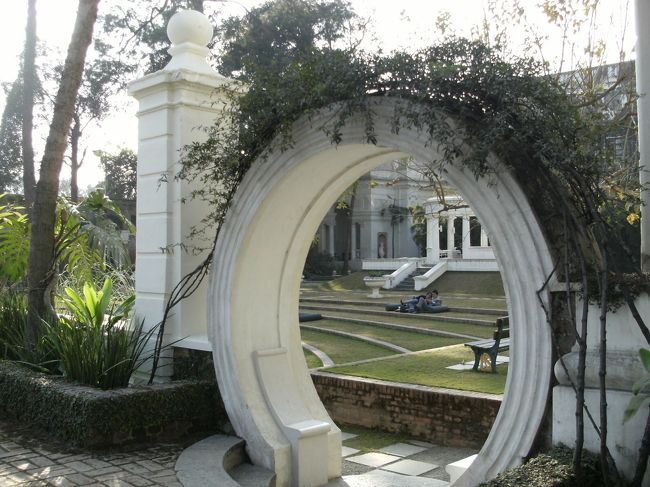 <br />　邸内の様子・・