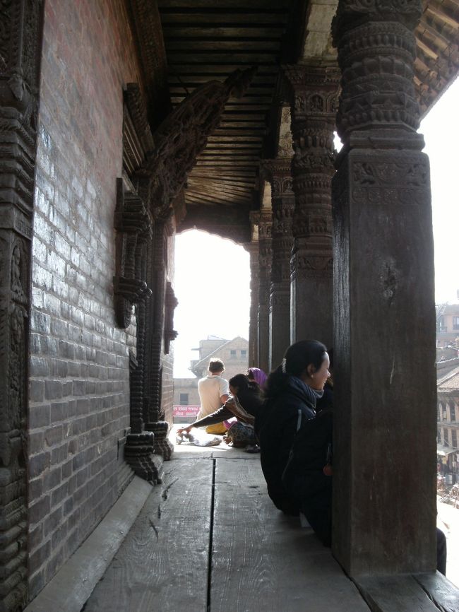 <br />　パシュパテ寺院で