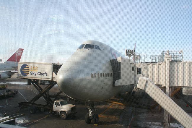 ノースウェスト航空に乗って出発です！<br />14:30成田出発。デトロイト経由で<br />15:20ニューヨーク、ラガーディア空港到着予定です。