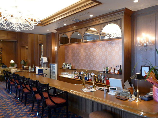 ラウンジドルチェのバーコーナー