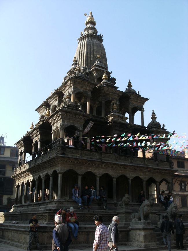 <br />　ここも観光名所だから外国人は入場料を払わなければならない。<br /><br />　しかし、ビゼ君のバイクに乗ったままだからいつものようにフリーなのだ。