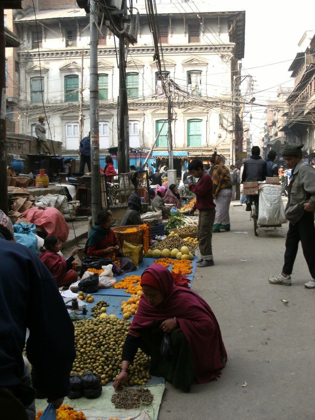 <br />　　インドラ・チョーク周辺で・・