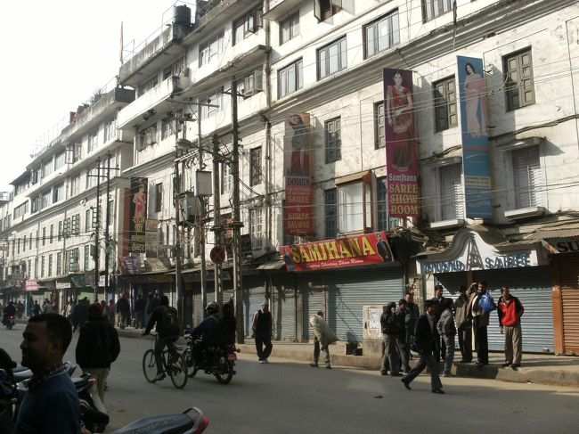 <br />　　インドラ・チョーク周辺で・・