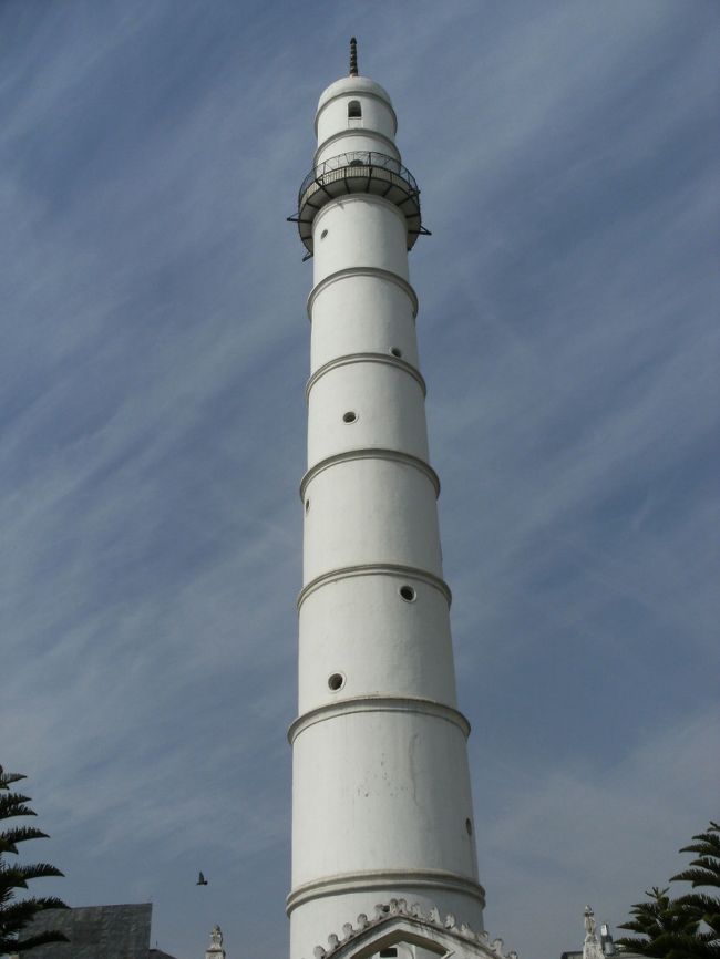 <br />　いよいよビムセンタワー到着・・<br /><br />　Bhimsen Tower　は、カトマンドゥ市街を見下ろすようにして建っている。カトマンドゥのランドマークタワーだ。<br /><br />　