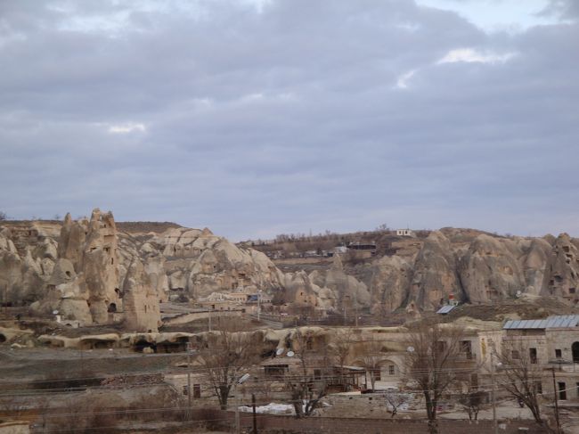 とうとう、雲にじゃまされ夕日は見られませんでした。残念。でも、この場所に立ち３６０度眺めただけでも満足。もうこの光景には言葉をなくしてしまいました。