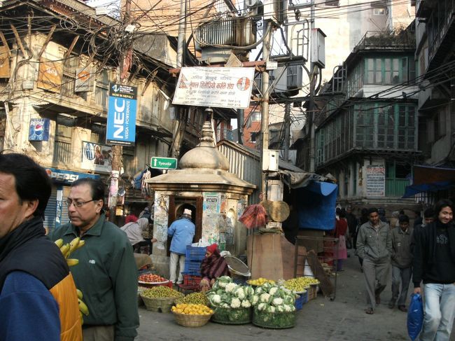 <br />　　街中の様子・・・<br /><br />　　ＮＥＣの看板も、