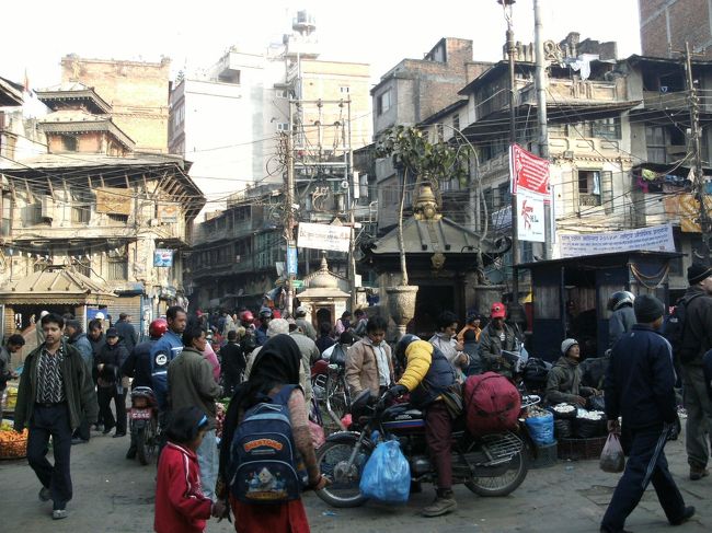 <br />　　この雑踏・・・