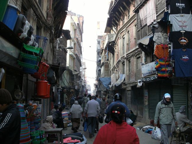 <br />　　雑踏が続く・・