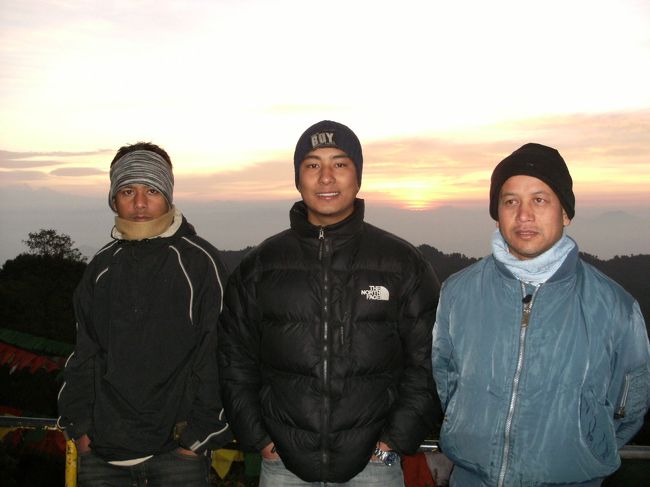 <br />　ビゼ君の仲間たち・・<br /><br />　右のおじさんがドライバーさん