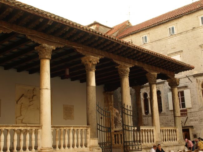 「ロッジア」と呼ばれる建物。