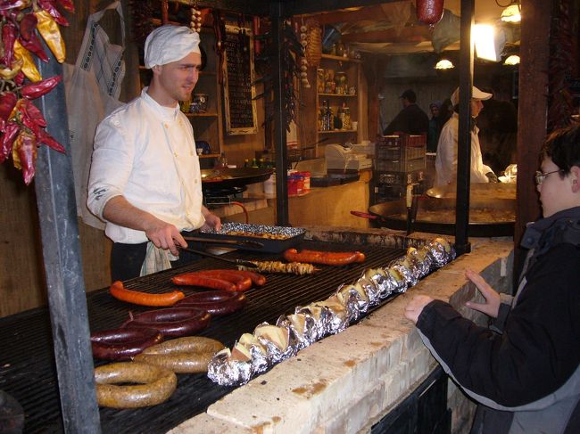 クリスマスマーケットでは<br />いろんな屋台が出ています