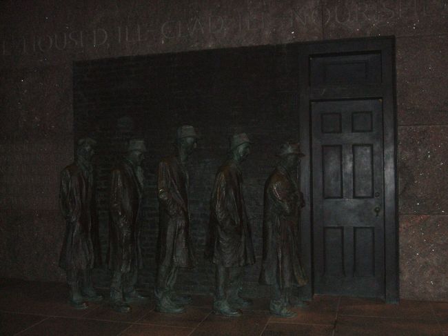 ルーズベルト記念公園での１枚です。<br /><br />この後、ユニオンステーションへ戻りホテルへ帰りました。