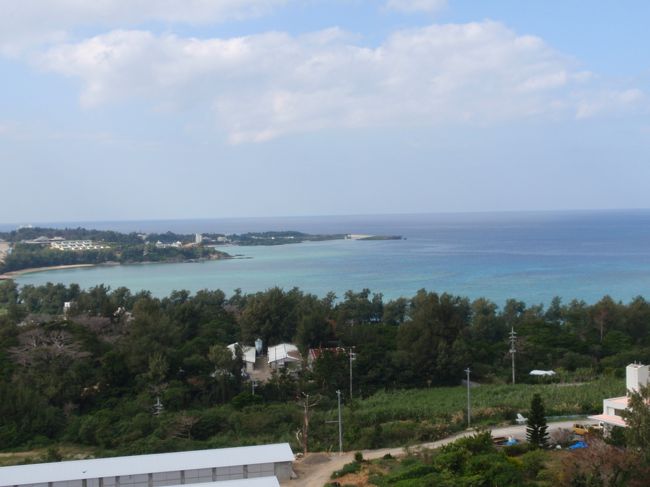 アッタテラスは海からは離れてはいますが、お部屋が７階だったので、テラスからしっかりと海が見えます！うーん、本当にいいお天気でよかった〜♪