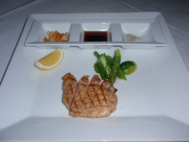 メインはアグー豚のソテー。にんにく醤油かお塩で頂きます。シンプルな感じですが、素材の味を堪能できてよかったです。