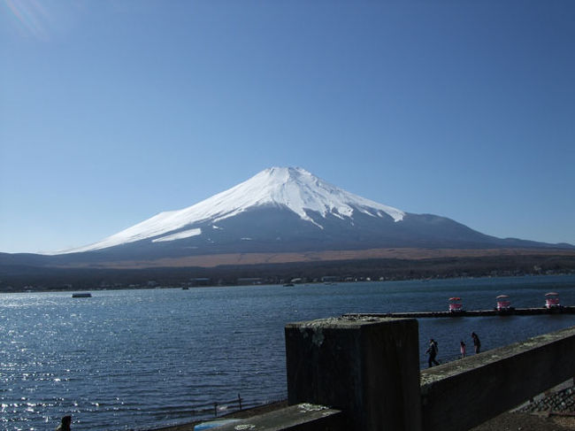 車を駐車場において、MTBに乗り換えました。<br />駐車場の近くでパチリ。