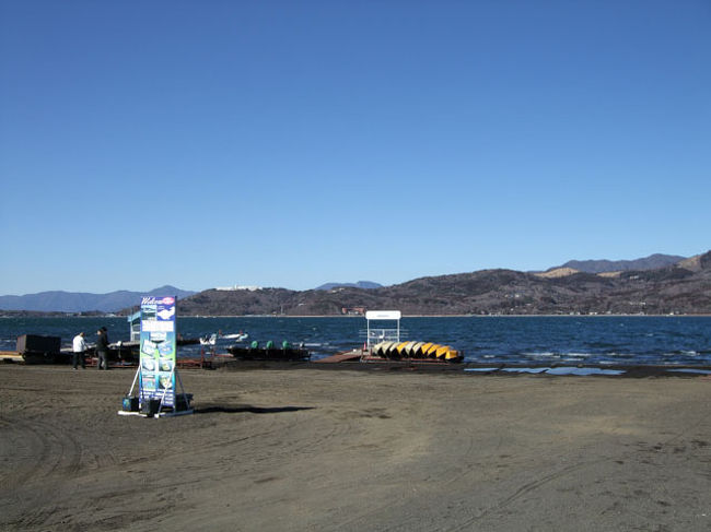 対岸が車を止めた駐車情方面です。