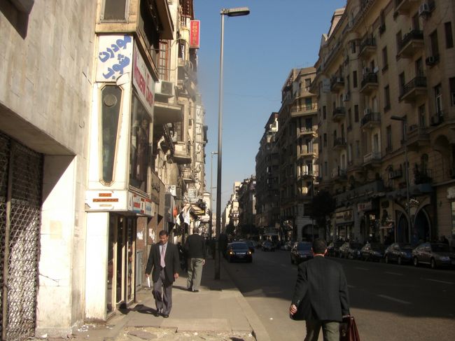 食べたあと、腹ごなしのお散歩。<br /><br />ダウンタウンって言ってた。<br />ヨーロピアン調の建物が多い。