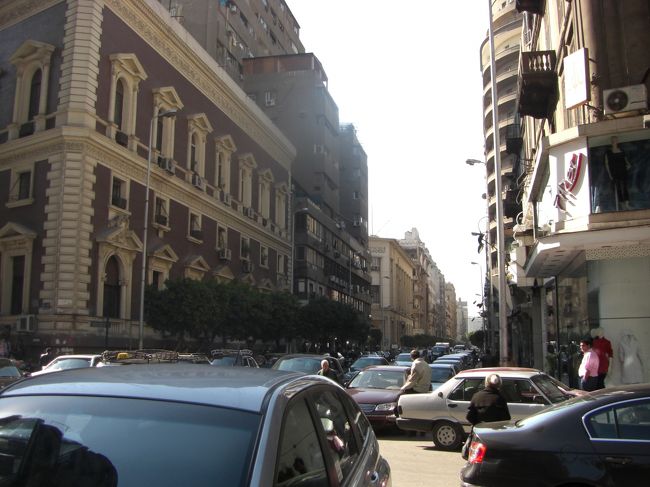 いつもの風景とは違う感じ。<br />このあと、エジプト考古学博物館を見学し、ツタンカーメンを久々に見て帰宅。